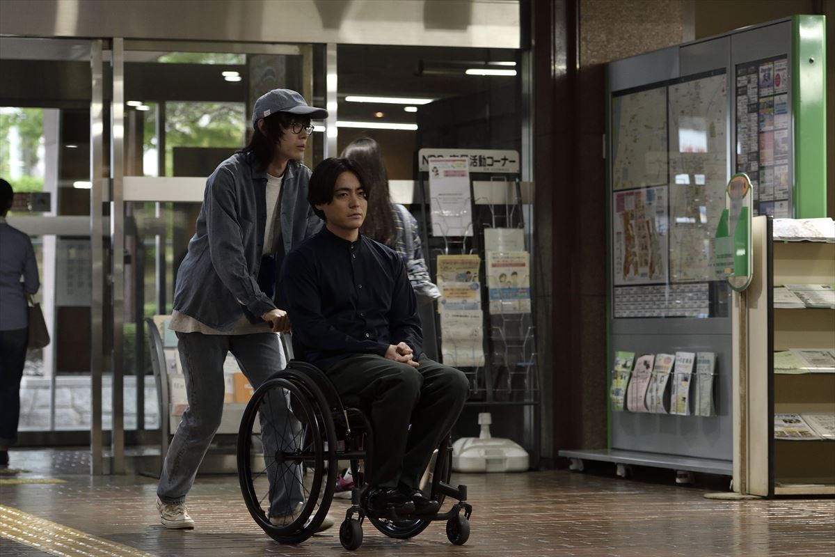 今夜スタート『dele』、山田孝之＆菅田将暉がバディ結成