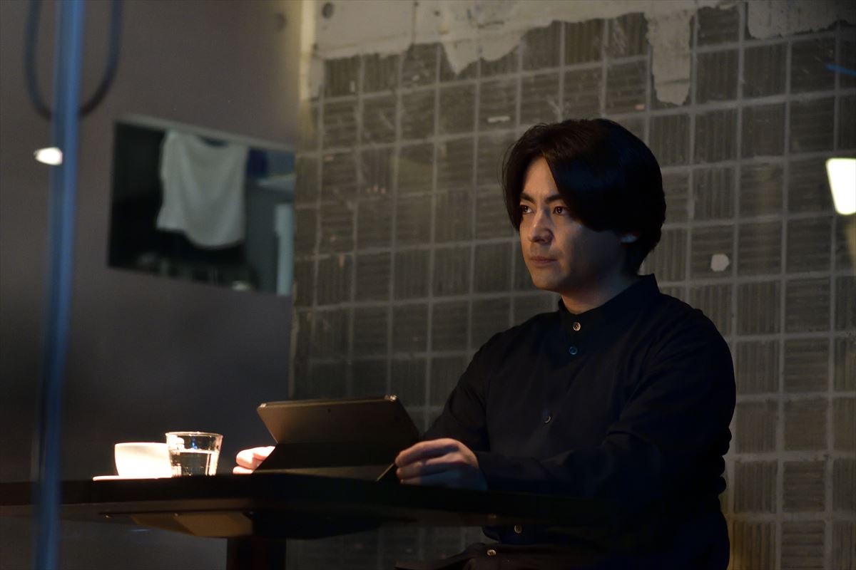 今夜スタート『dele』、山田孝之＆菅田将暉がバディ結成