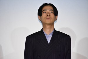 『劇場版コード・ブルー ‐ドクターヘリ緊急救命‐』初日舞台挨拶に登壇した成田凌