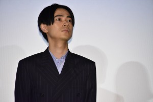 『劇場版コード・ブルー ‐ドクターヘリ緊急救命‐』初日舞台挨拶に登壇した成田凌