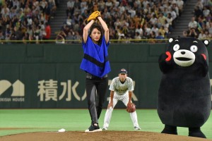 「サントリードリームマッチ2018」始球式に登場した石原さとみ
