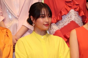 映画『SUNNY 強い気持ち・強い愛』完成披露舞台挨拶に登壇した広瀬すず