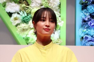 映画『SUNNY 強い気持ち・強い愛』完成披露舞台挨拶に登壇した広瀬すず