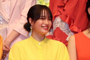 映画『SUNNY 強い気持ち・強い愛』完成披露舞台挨拶に登壇した広瀬すず