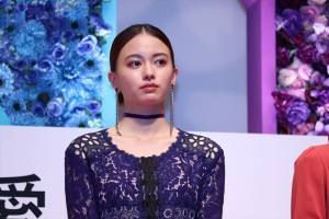 映画『SUNNY 強い気持ち・強い愛』完成披露舞台挨拶に登壇した山本舞香