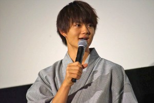 映画『青夏 きみに恋した30日』前日祭舞台挨拶に登場した佐野勇斗