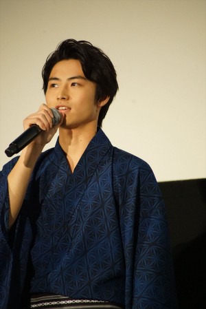 映画『青夏 きみに恋した30日』前日祭舞台挨拶に登場した岐洲匠