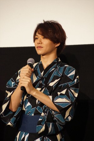 映画『青夏 きみに恋した30日』前日祭舞台挨拶に登場した志村玲於