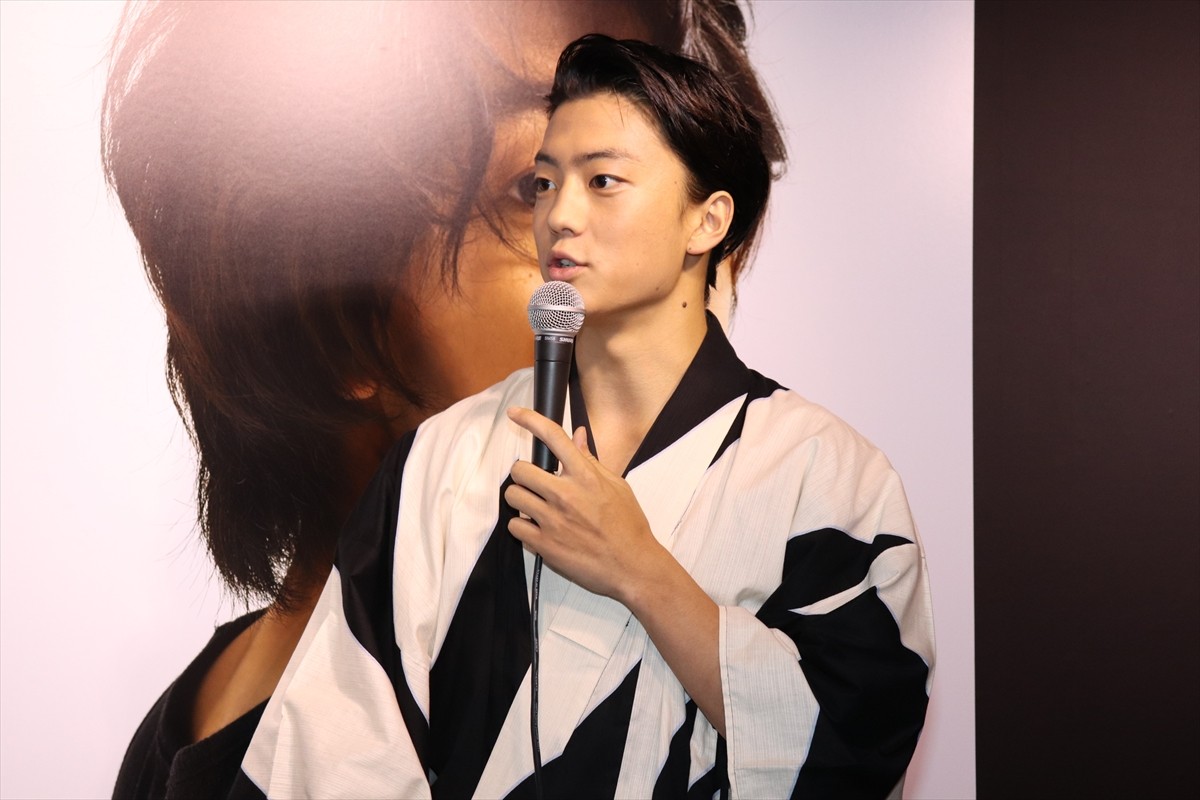 伊藤健太郎、裸で寝ている写真は「思った以上に衝撃的（笑）」