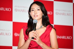 RIZAPグループ「MARUKO」新CM発表会に出席したモデルの石黒エレナ