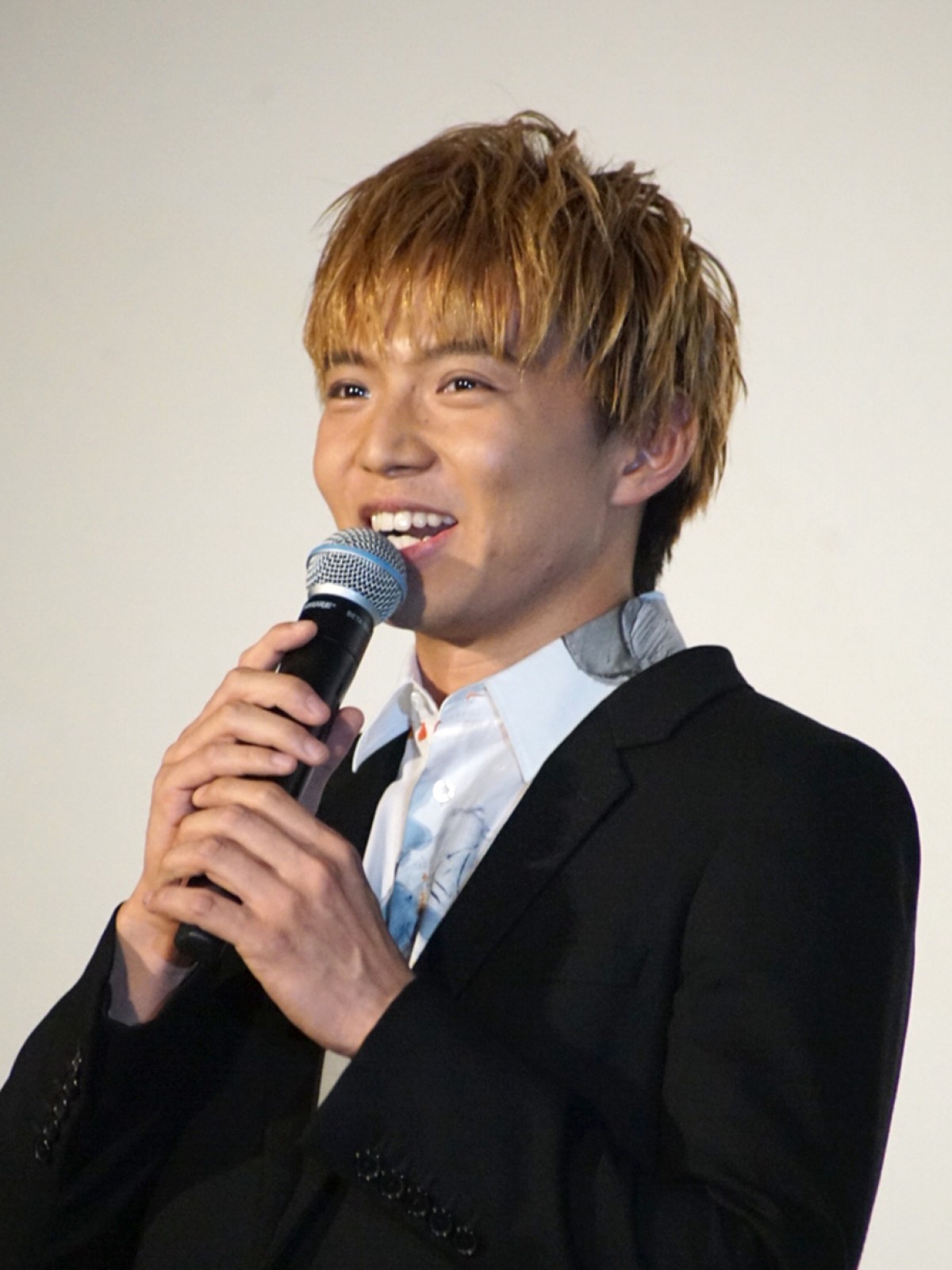 “国民の彼氏”竹内涼真、川栄李奈の母親の更年期も癒やす