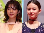 【写真】池田エライザ＆山本舞香のコギャル女子高生姿が「はまりすぎ」と評判