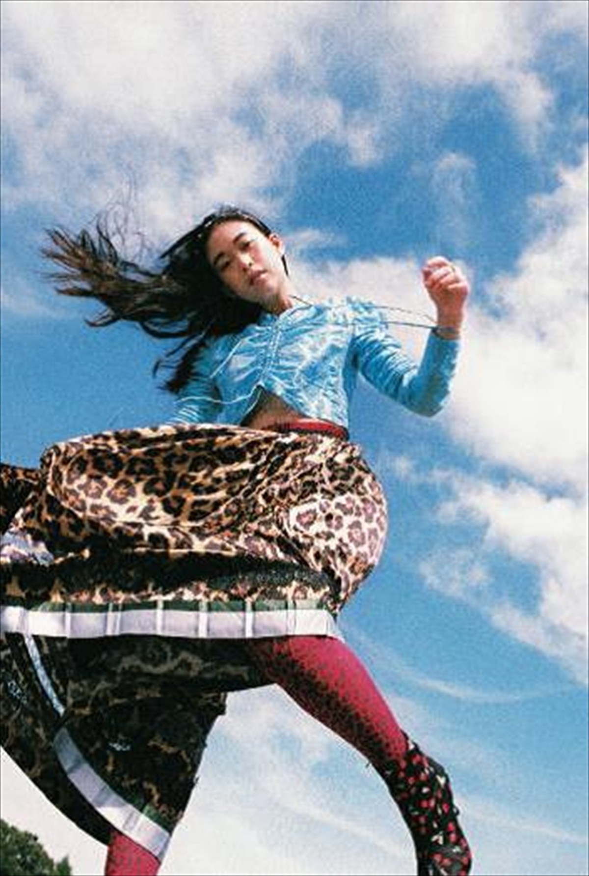 欅坂46・長濱ねる、女性誌初表紙　ロリータファッションに挑戦