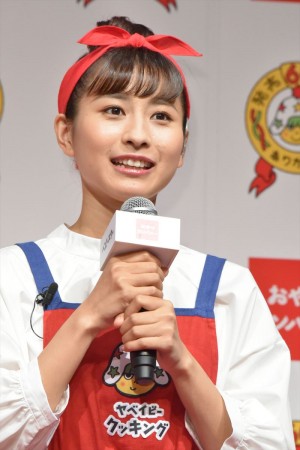 「ベビースターラーメン60年目 新CM＆スペシャルアンバサダー発表会」に出席したロン・モンロウ