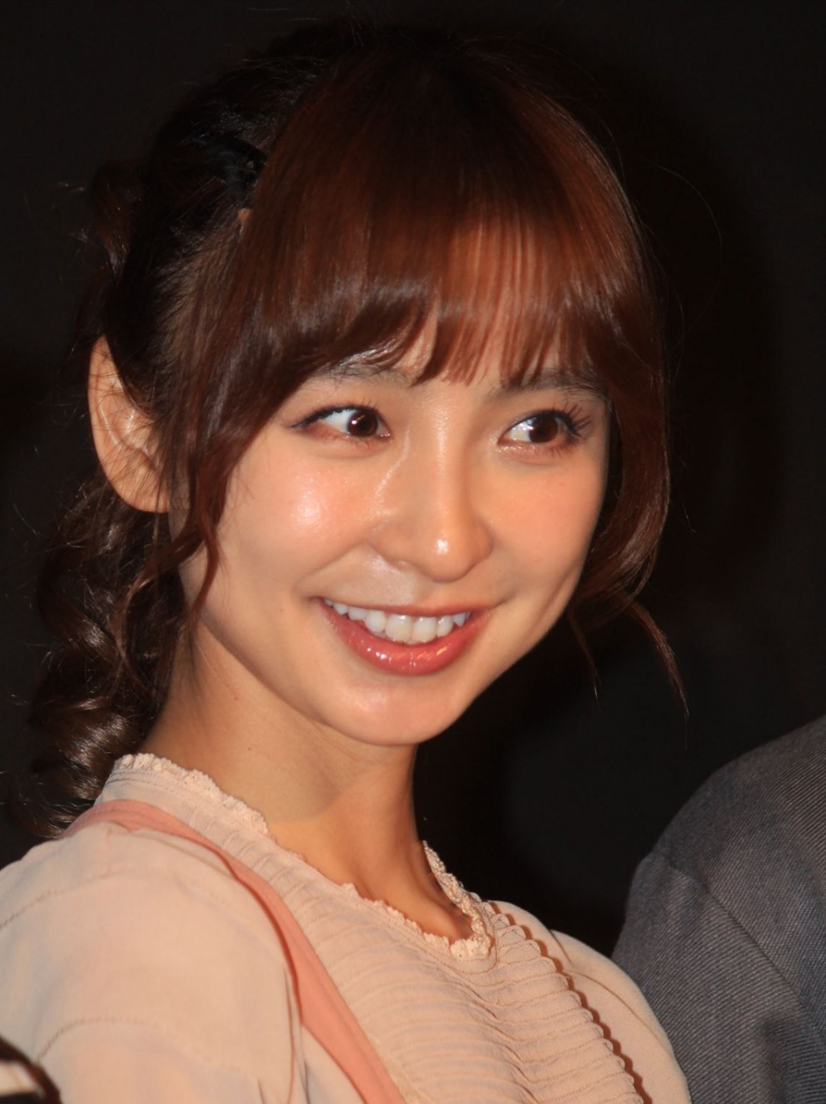 篠田麻里子が浴衣姿を披露 「色っぽい」とファンに評判