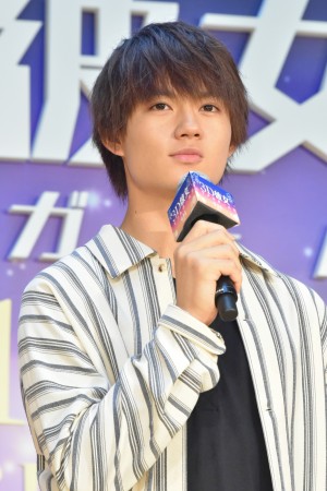 映画『3D彼女　リアルガール』ジャパンプレミア・カーペットイベントに登場した佐野勇斗