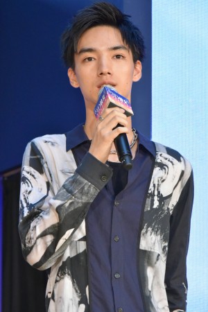 映画『3D彼女　リアルガール』ジャパンプレミア・カーペットイベントに登場した清水尋也