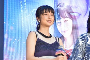 映画『3D彼女　リアルガール』ジャパンプレミア・カーペットイベントに登場した上白石萌歌