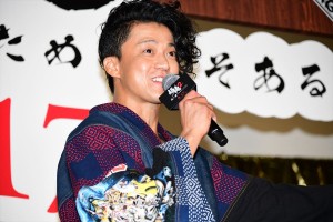 『銀魂2 掟は破るためにこそある』完成披露試写会に登壇した小栗旬