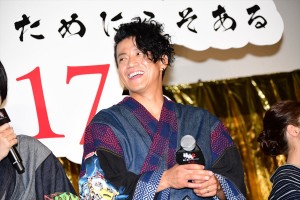 『銀魂2 掟は破るためにこそある』完成披露試写会に登壇した小栗旬