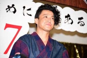 『銀魂2 掟は破るためにこそある』完成披露試写会に登壇した小栗旬