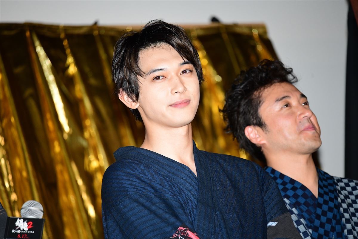 小栗旬、菅田将暉と「真選組がかっこよすぎる」といじける