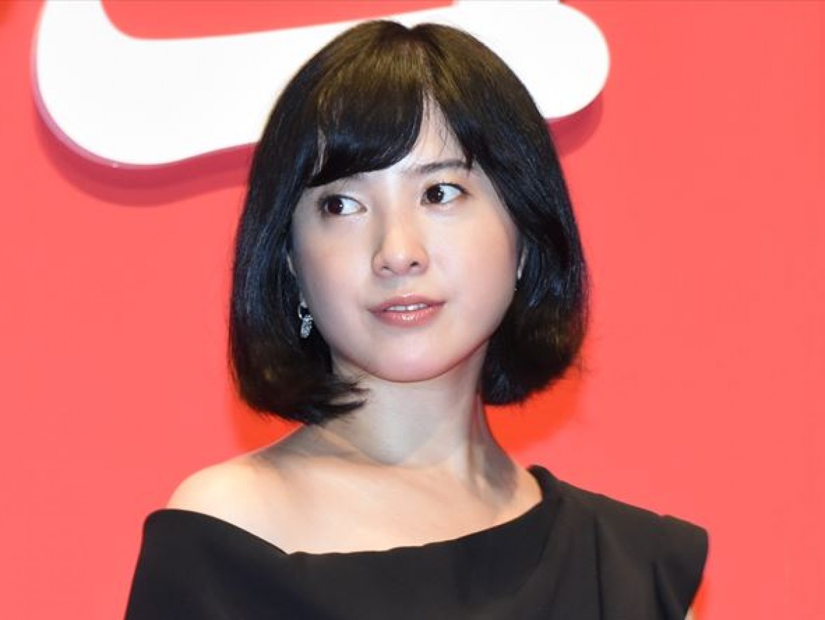 吉高由里子 おじさま との懐かし2ショット公開 激カワです と反響 年11月18日 エンタメ ニュース クランクイン