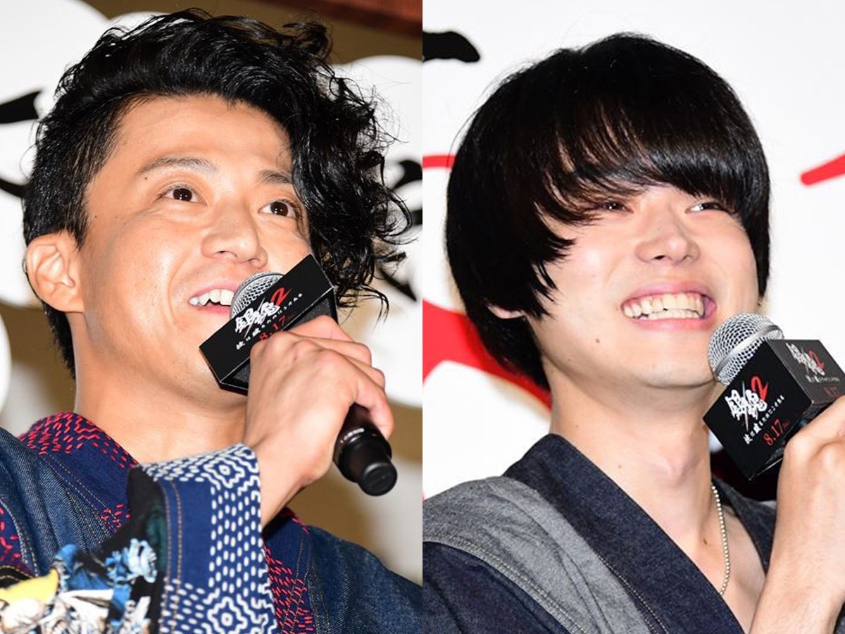 (左から)小栗旬、菅田将暉