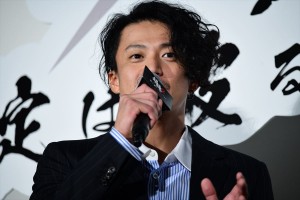 『銀魂2 掟は破るためにこそある』初日舞台挨拶に登壇した小栗旬