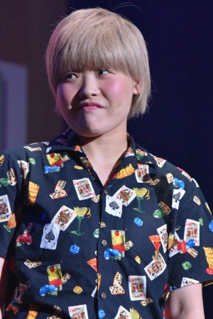 吉本坂46メンバーお披露目会開催＆囲み取材に登場したまひる（ガンバレルーヤ）