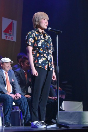 吉本坂46メンバーお披露目会開催＆囲み取材に登場したまひる（ガンバレルーヤ）