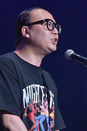 吉本坂46メンバーお披露目会開催＆囲み取材に登場したたかし（トレンディエンジェル）