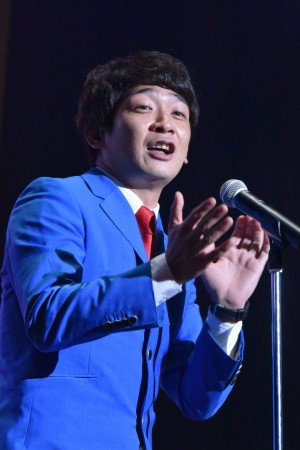 吉本坂46メンバーお披露目会開催＆囲み取材に登場した鰻和弘（銀シャリ）