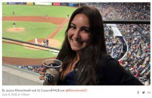 【写真】ファウルボールを飲みかけビールでキャッチした女性、そのまま飲み干す　