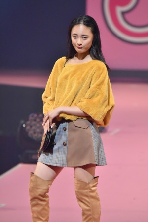 第22回「Seventeen夏の学園祭2018」に登場した大友花恋