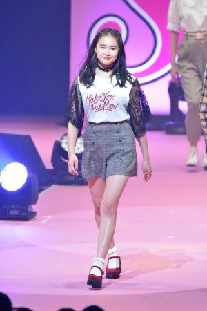 第22回「Seventeen夏の学園祭2018」に登場した箭内夢菜