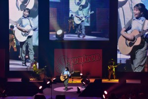 第22回「Seventeen夏の学園祭2018」に登場した井上苑子