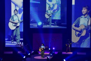 第22回「Seventeen夏の学園祭2018」に登場した井上苑子