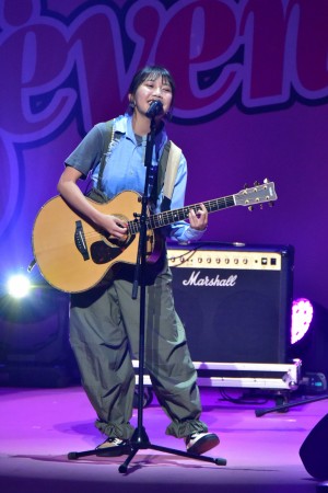 第22回「Seventeen夏の学園祭2018」に登場した井上苑子