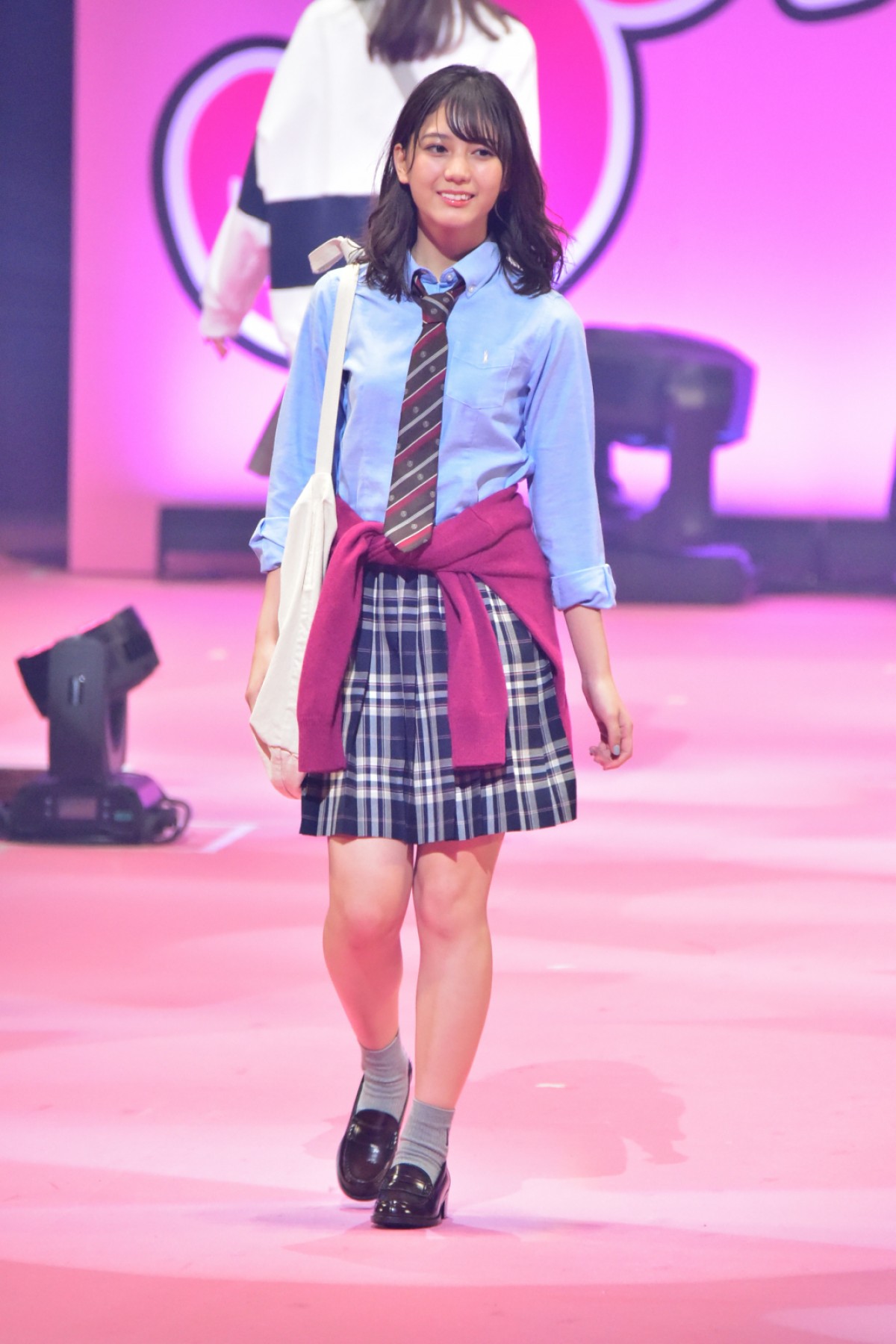 日向坂46・小坂菜緒、引っ込み思案な小中校時代　センターは「孤独」から「覚悟」へ