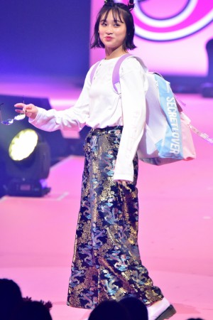 第22回「Seventeen夏の学園祭2018」に登場した佐々木莉佳子