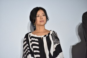 『コーヒーが冷めないうちに』完成披露試写会に登壇した薬師丸ひろ子