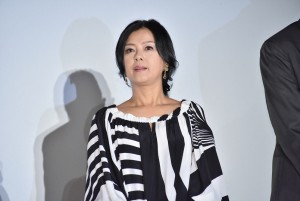 『コーヒーが冷めないうちに』完成披露試写会に登壇した薬師丸ひろ子