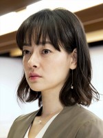 ドラマスペシャル『Aではない君と』に出演する市川実日子