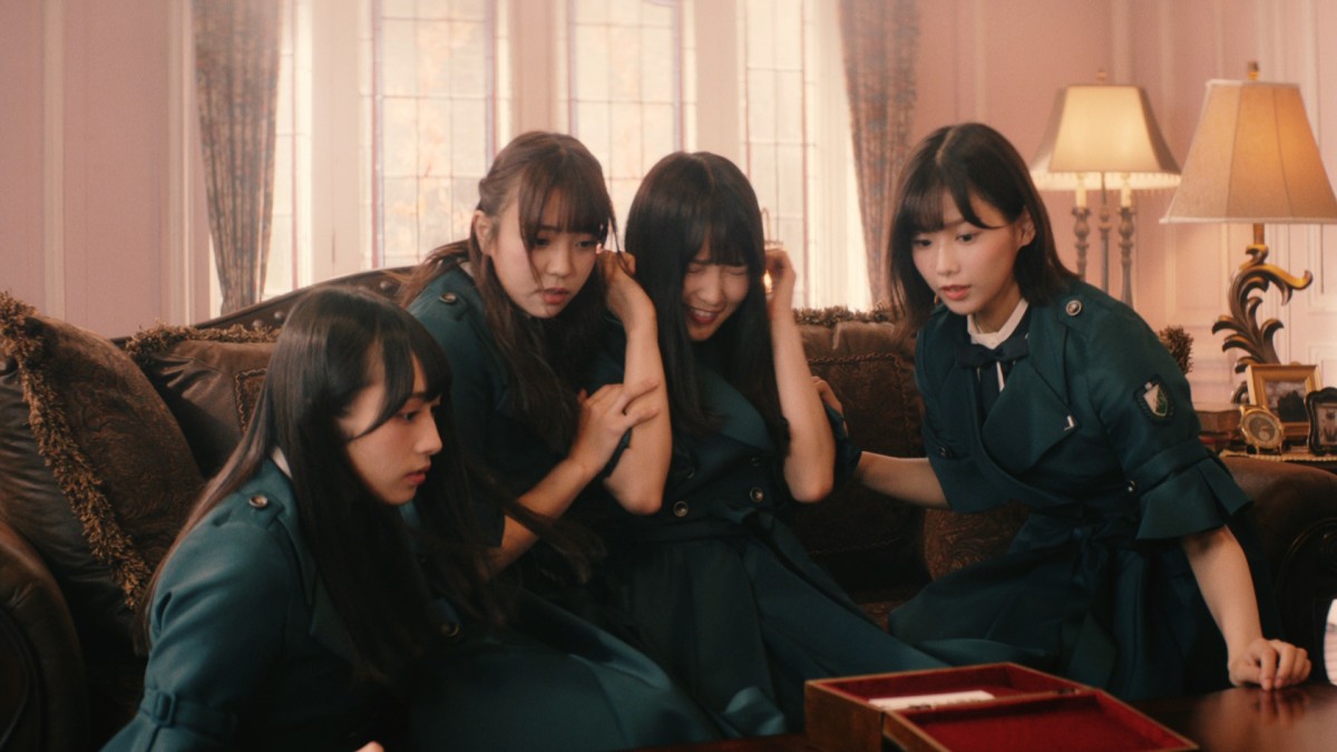 欅坂46・長濱ねるが名探偵に　ドヤ顔で謎を解決する新CM＆WEB動画公開