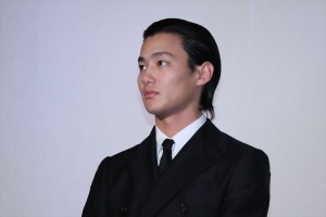 映画『純平、考え直せ』完成披露上映会舞台挨拶に登壇した野村周平