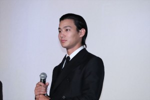映画『純平、考え直せ』完成披露上映会舞台挨拶に登壇した野村周平