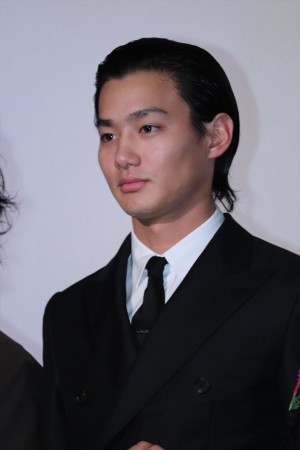 映画『純平、考え直せ』完成披露上映会舞台挨拶に登壇した野村周平