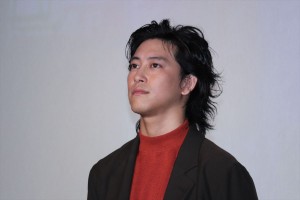 映画『純平、考え直せ』完成披露上映会舞台挨拶に登壇した佐野岳