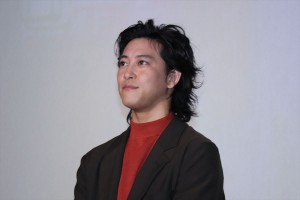 映画『純平、考え直せ』完成披露上映会舞台挨拶に登壇した佐野岳